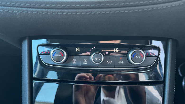 Vauxhall Grandland X 1.2 Turbo SRi Nav 5dr Petrol Hatchback